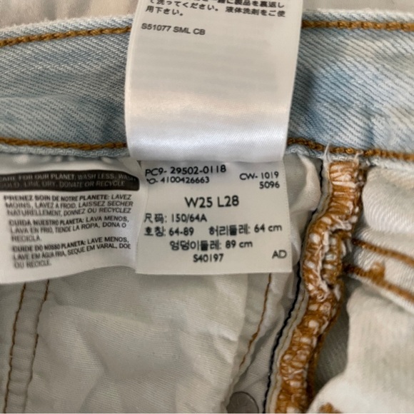 Women's LEVIS JEANS SMALL - Picture 3 of 8